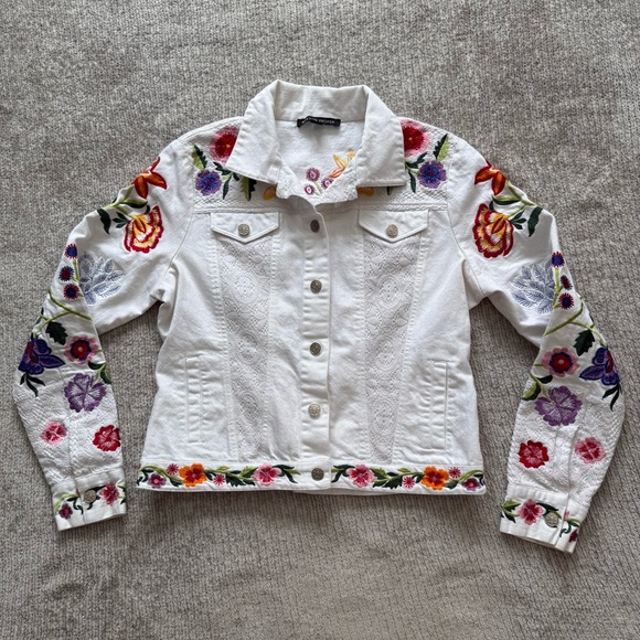 Boston Proper Jackets & Blazers - Boston Proper White Floral Embroidered Denim Jacket Size M Boho Cottagecore